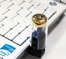 …а для любителей ноутов — теплоламповый USB!