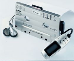 Полноценный плеер-кассета NRG Helios: можно слушать MP3 как в машине, так и в офисе. Похожие агрегаты стоят 20 баксов там же